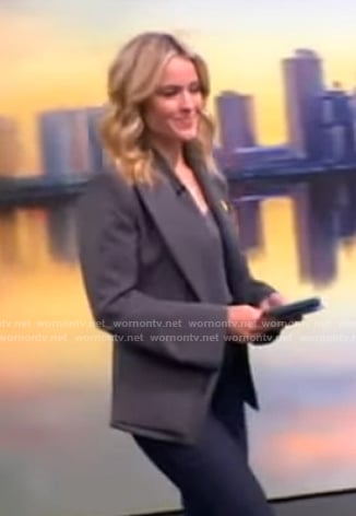 Sara’s gray layered blazer on The View