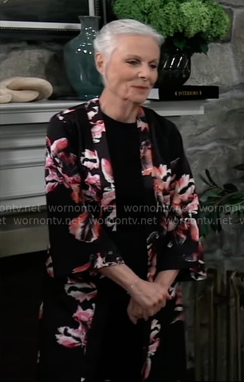 Tracy's black and pink floral kimono on General Hospital