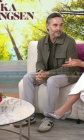 Will Forte’s green jacket and sneakers on Today