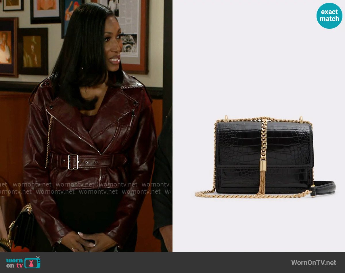 Aldo Miyabellx Bag worn by Dana 'Leslie' Thomas (Trisha Mann-Grant) on Beyond the Gates