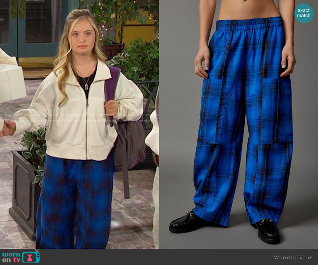 BDG Mae Flannel Pant in Blue worn by Felicity Greene (Kennedy Garcia) on Days of our Lives