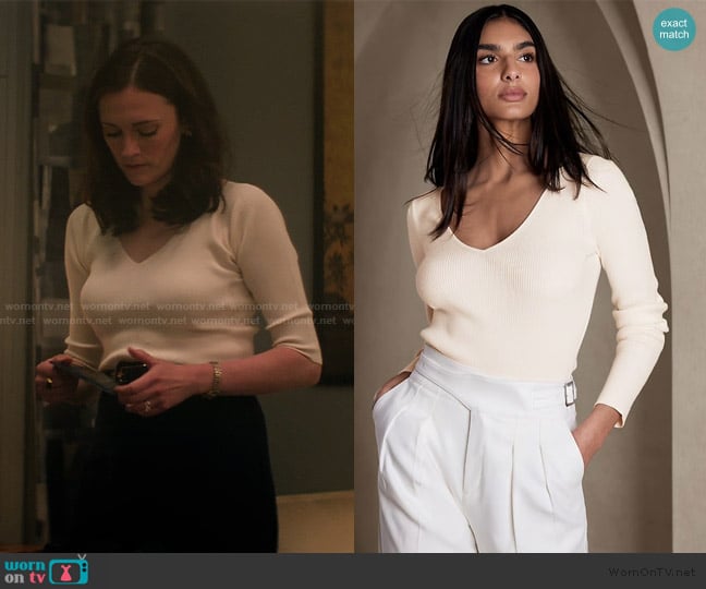 Banana Republic Isla V-Neck Sweater worn by Kate (Charlotte Ritchie) on You
