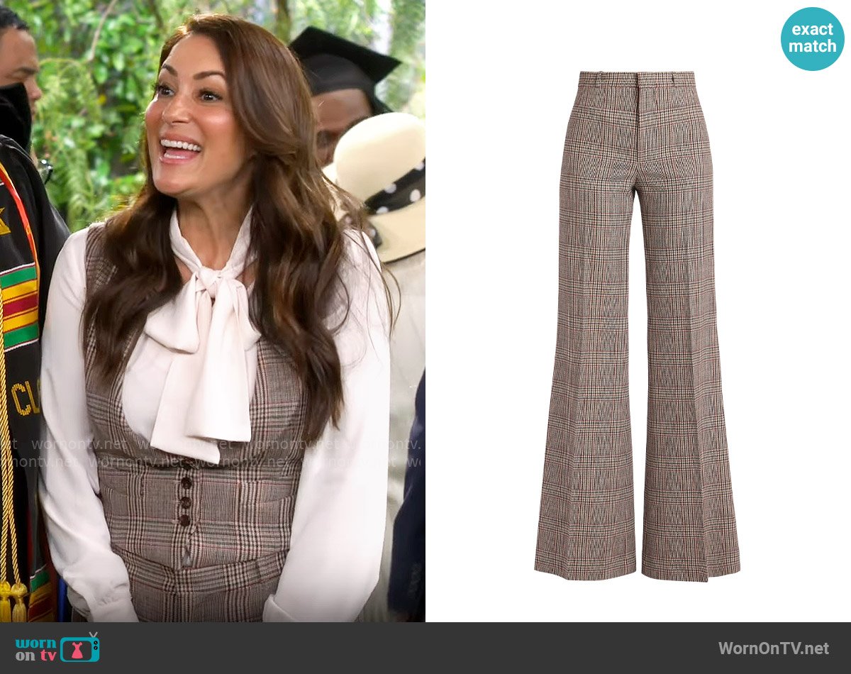 Chloe Houndstooth Wool-Blend Tweed Wide-Leg Pants worn by Lisa Chatsworth (Angelique Cabral) on The Neighborhood