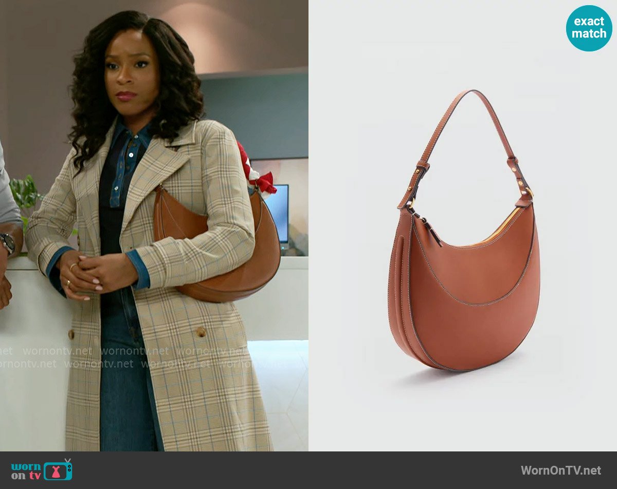 Mango Short Handle Shoulder Bag worn by Naomi Hamilton Hawthorne (Arielle Prepetit) on Beyond the Gates