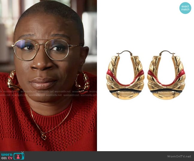 Melody Ehsani 1998 Door Knocker Earrings worn by Henrietta Wilson (Aisha Hinds) on 9-1-1