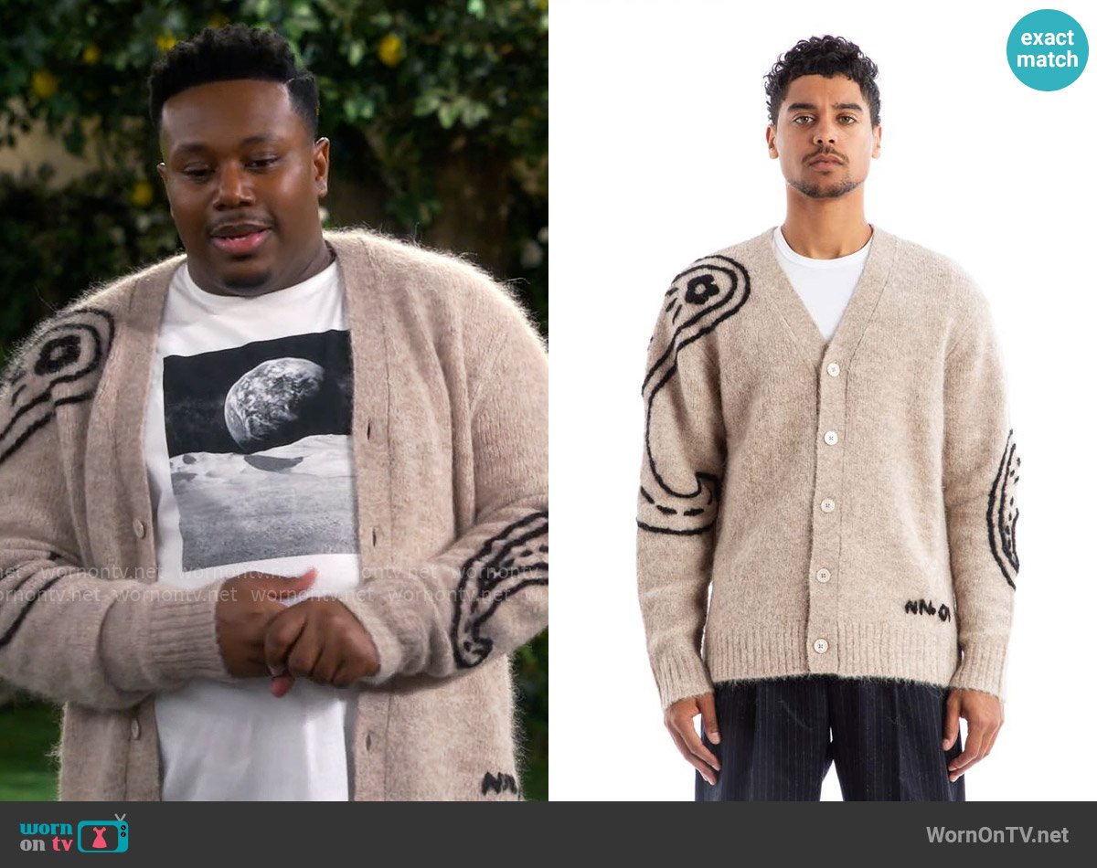 NN07 Kyle cardigan worn by Marty (Marcel Spears) on The Neighborhood