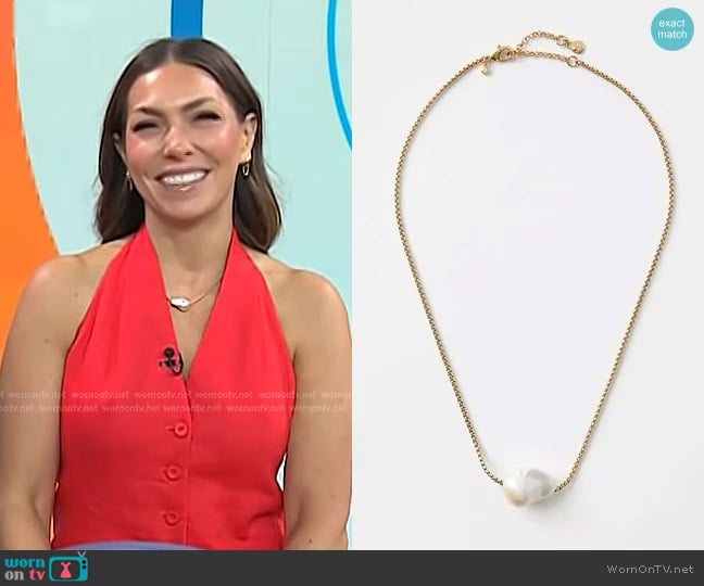 Loft Pearlized Pendant Necklace worn by Melissa Garcia on Today