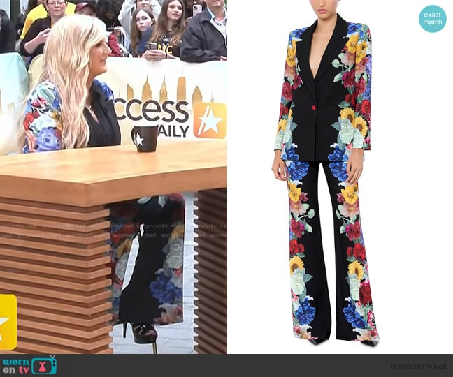 Alice + Olivia Denny Slim Notch Collar Jacket worn by Trisha Yearwood on Access Hollywood