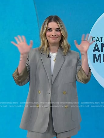Annie Murphy's grey oversized blazer and shorts on Today