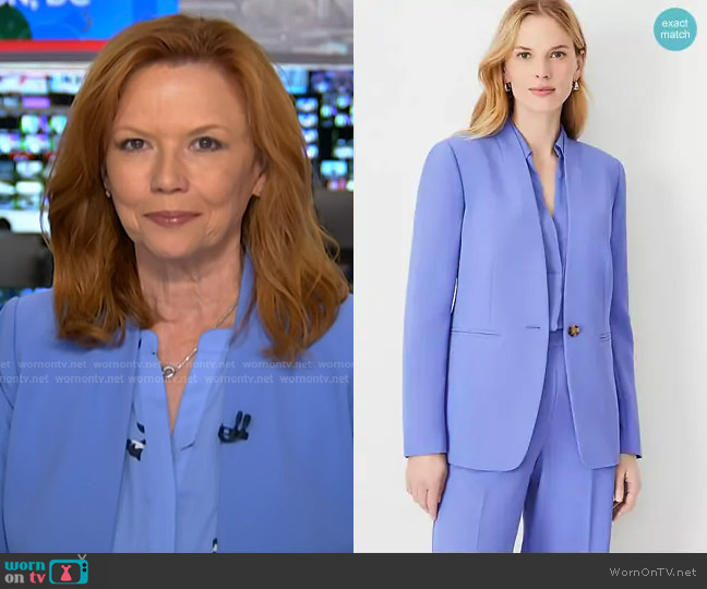Ann Taylor The Long Cutaway Blazer in Fluid Crepe worn by Kelly O'Donnell on Today