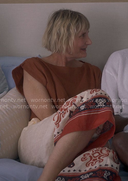 Anne’s brown linen top and printed pants on The Four Seasons