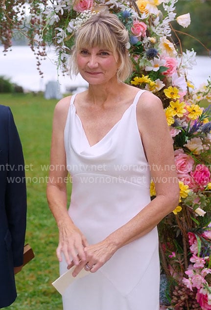 Anne's vow renewal dress on The Four Seasons