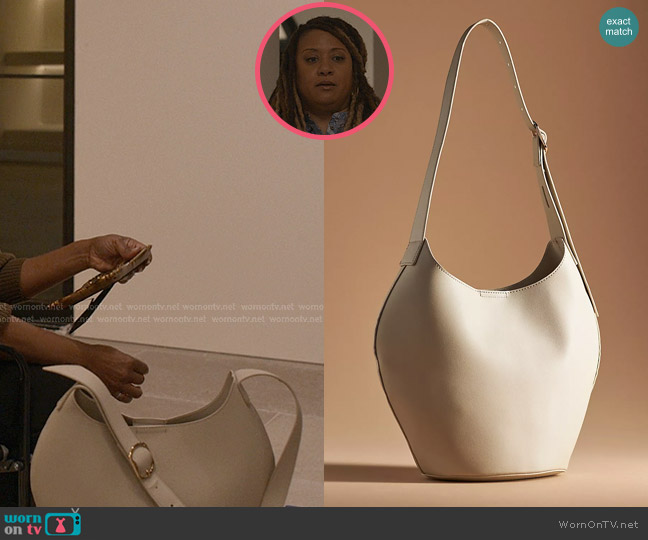 Anthropologie Faux Leather Bucket Tote worn by Karen Wilson (Tracie Thoms) on 9-1-1