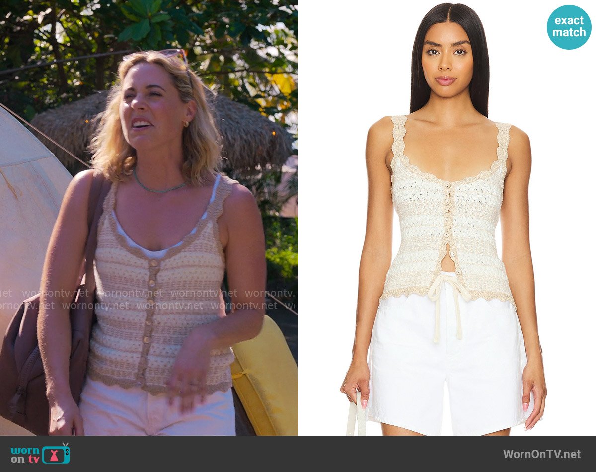 Autumn Cashmere Textured Scalloped Tank in Sahara & Starch worn by Ginny (Erika Henningsen) on The Four Seasons