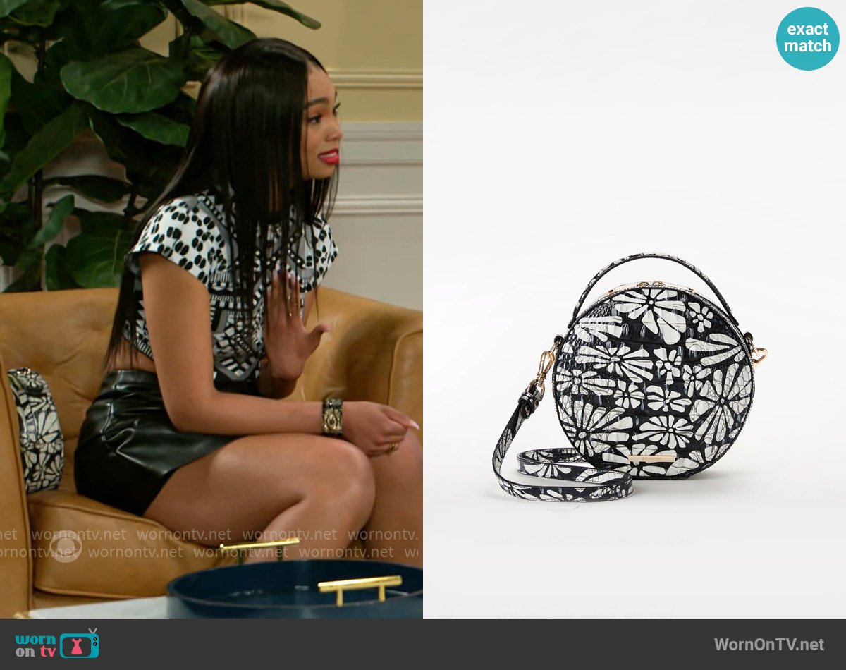 Brahmin Lane Bag in Daisy Batik worn by Chelsea Hamilton (RhonniRose Mantilla) on Beyond the Gates