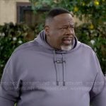 Calvin’s grey tracksuit on The Neighborhood