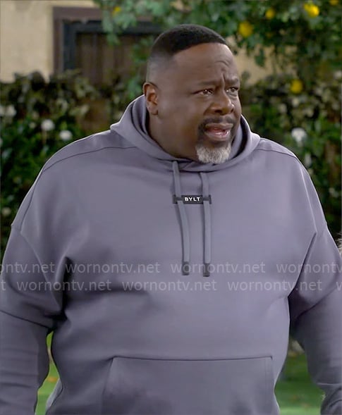 Calvin’s grey tracksuit on The Neighborhood