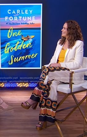 Carley Fortune’s floral print pants on Good Morning America