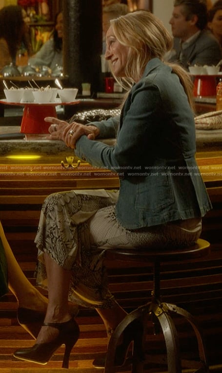 Carrie's black leather pumps on And Just Like That