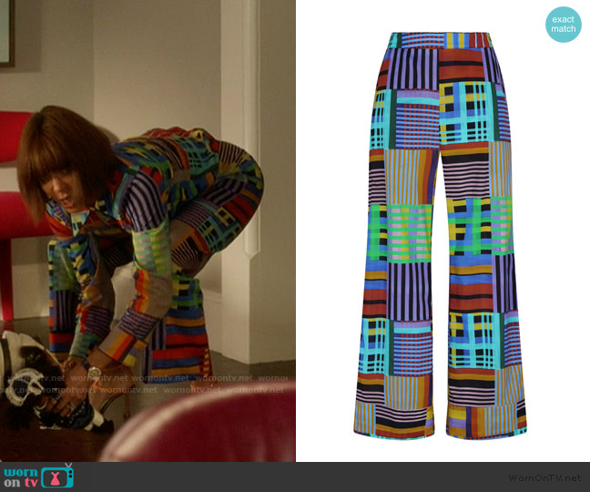 Deloreta Kantuta Pants in Malla Print worn by Lisa Todd Wexley (Nicole Ari Parker) on And Just Like That