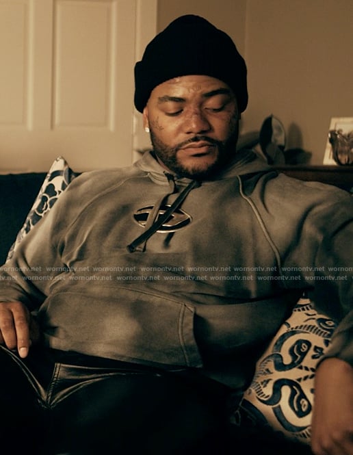 Knuck’s gray hoodie on The Chi