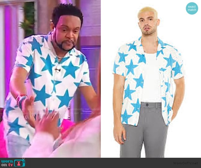 Forever 21 Star Print Button Up Shirt worn by Jawn Murray on Sherri