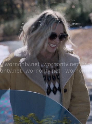 Ginny's sherpa and suede jacket on The Four Seasons