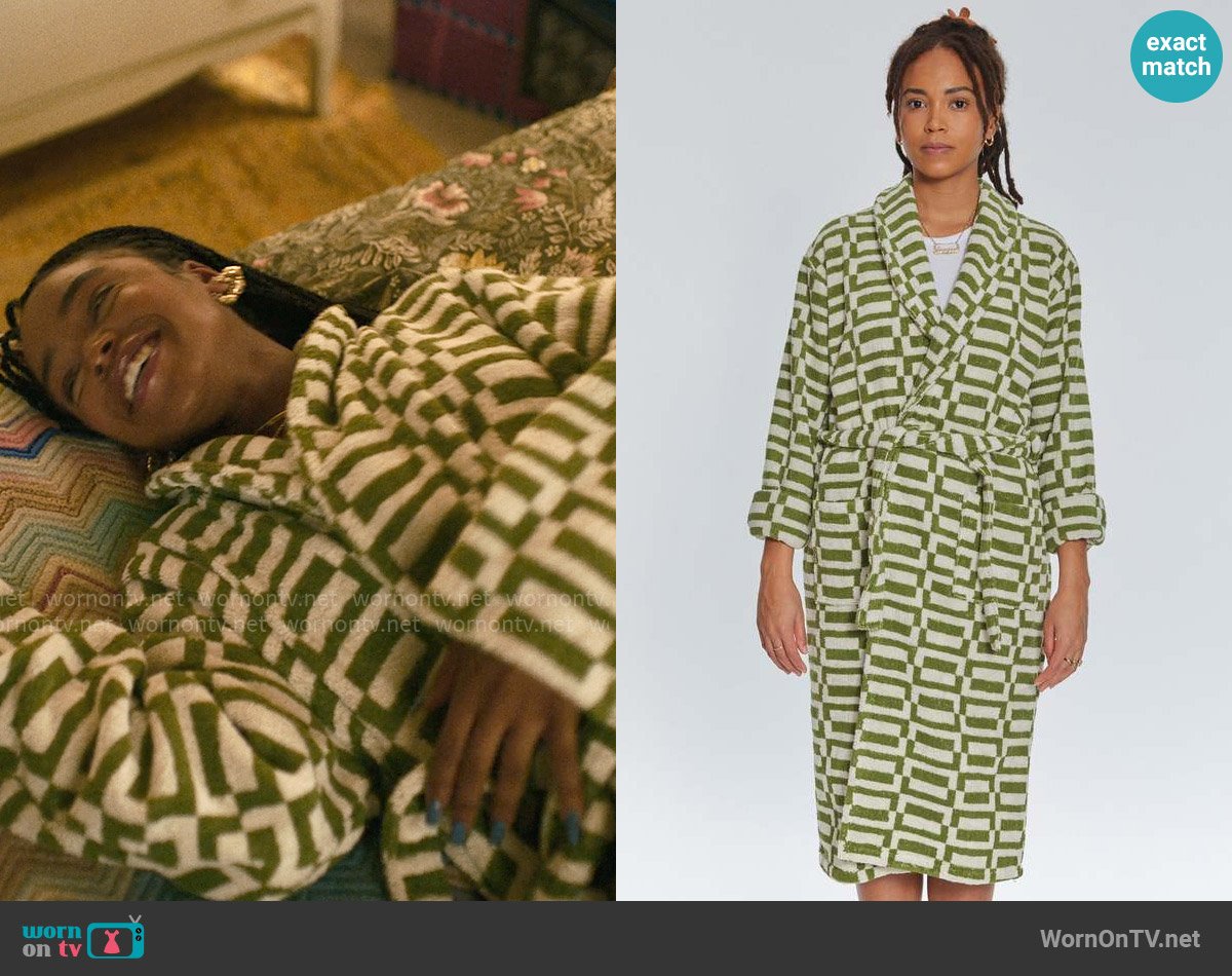 Great Indoors Spectre Robe worn by Keisha Clark (Lovie Simone) on Forever