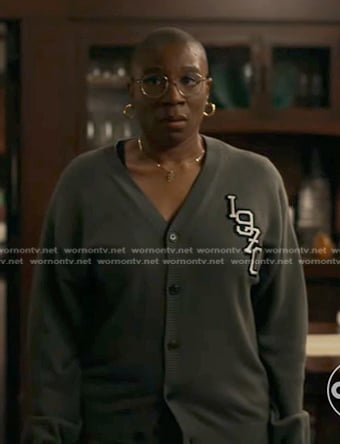 Hen’s grey embroidered cardigan on 9-1-1
