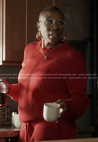 Hen’s red knit sweater on 9-1-1