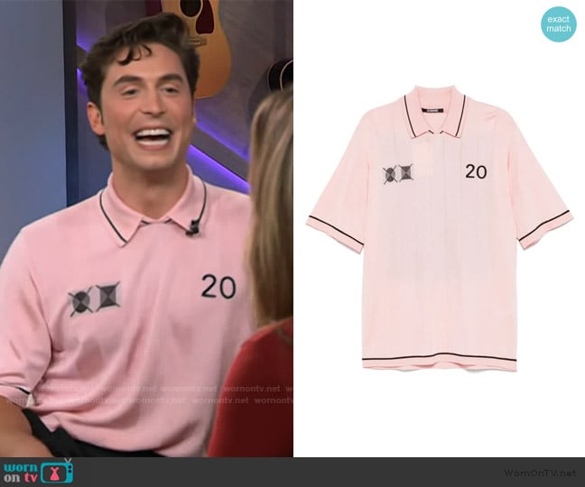 Jacquemus Le Polo Liga polo shirt worn by Benito Skinner on The Kelly Clarkson Show