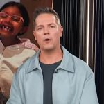 Jason Kennedy’s blue jacket on E! News