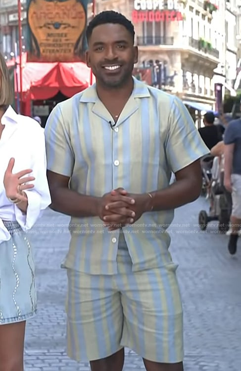 Justin’s stripe shirt and shorts on E! News