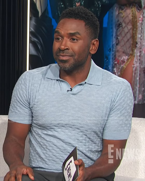 Justin's blue textured polo on E! News