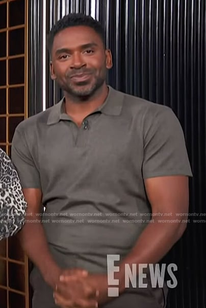Justin’s gray polo on E! News