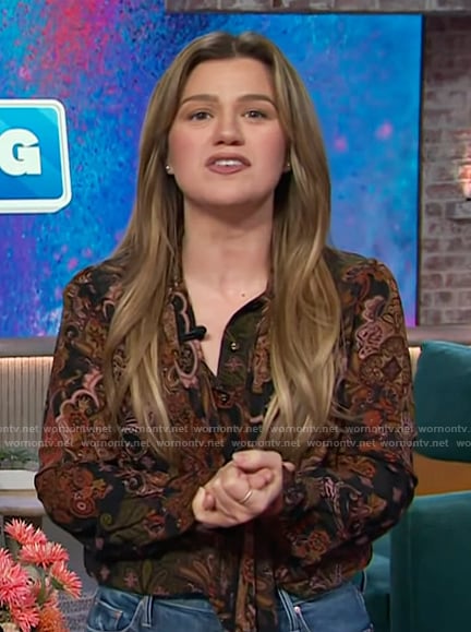 Kelly’s black paisley print blouse on The Kelly Clarkson Show