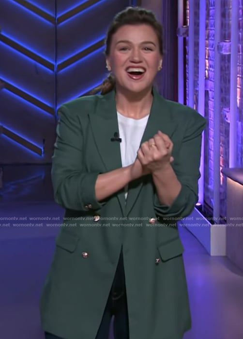 Kelly’s green double breasted blazer on The Kelly Clarkson Show