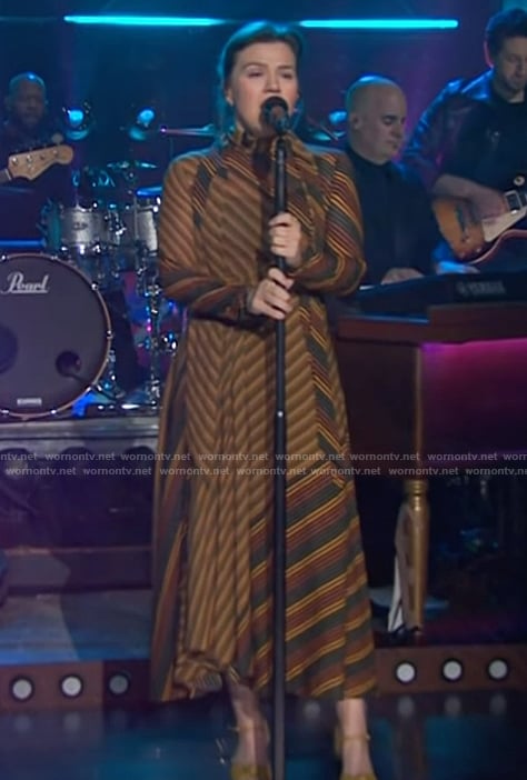 Kelly’s striped tie neck dress on The Kelly Clarkson Show