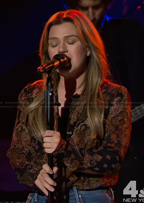 Kelly's black paisley print blouse on The Kelly Clarkson Show
