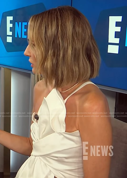 Keltie's white bow top and wide leg pants on E! News