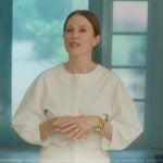 Kiki’s white crew neck linen top on Sirens
