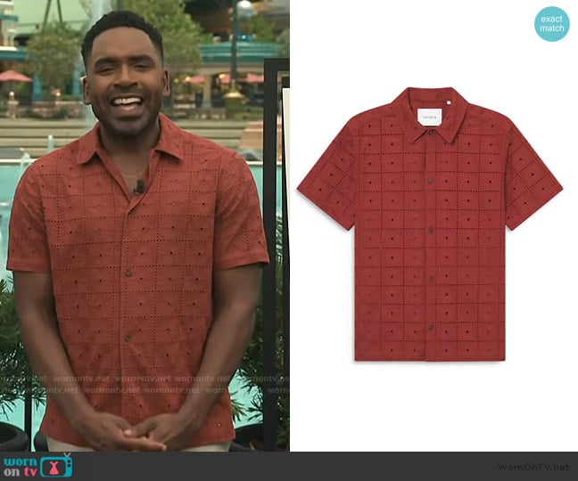 Justin’s eyelet shirt on E! News