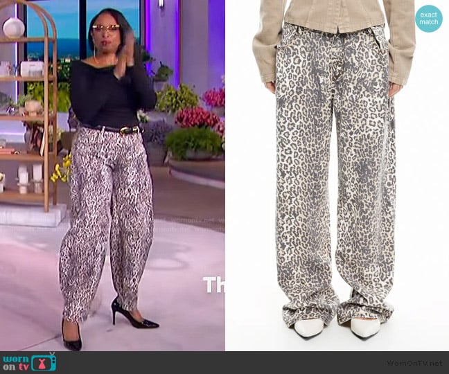 Lioness She's All That Straight Leg Jeans worn by Jennifer Hudson on The Jennifer Hudson Show