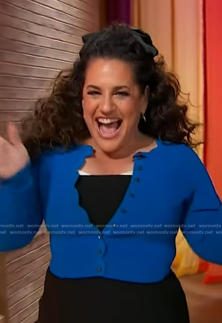 Marissa Jaret Winokur's blue scalloped cardigan on Sherri
