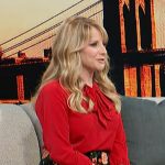 Melissa Rauch’s floral print mini skirt on Access Hollywood