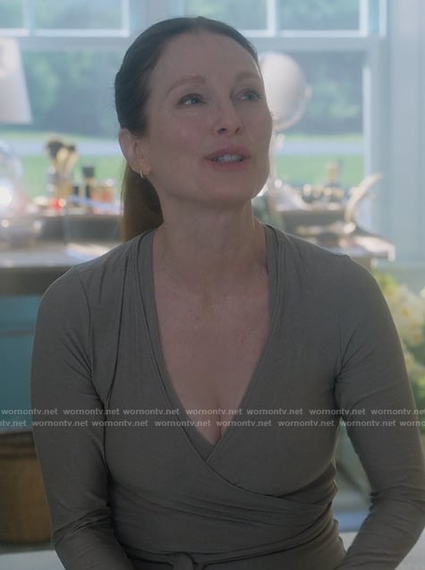 Kiki's taupe wrap top and leggings on Sirens