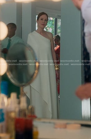Michaela's white one shoulder gown on Sirens