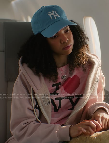 Mishi's blue NYC cap on Etoile