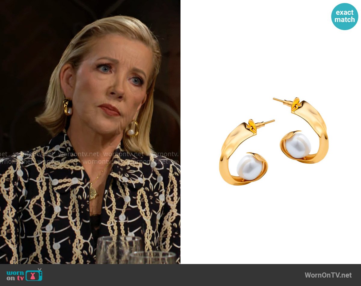 Misho Mini Crest Hoops worn by Nikki Reed Newman (Melody Thomas-Scott) on The Young and the Restless