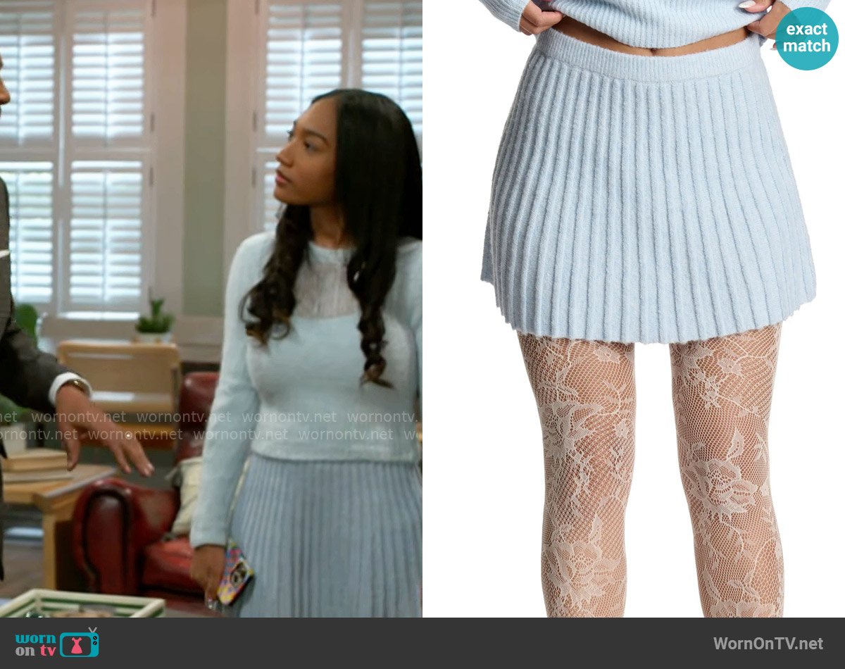 Samantha’s blue knit skirt on Beyond the Gates